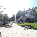 Aparthotel Avra