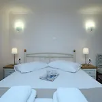 Avra 3*