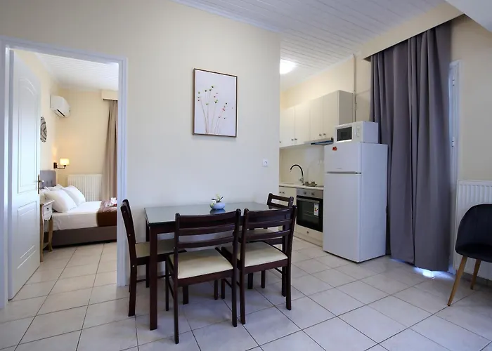 Apartmanhotel Avra 3*