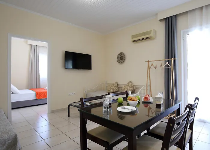 Avra Apartmanhotel 3*