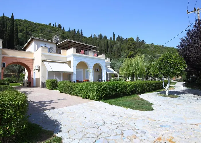 Avra Apartmanhotel Kalligoni