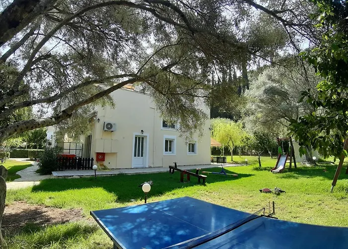 Apartmanhotel Avra 3*