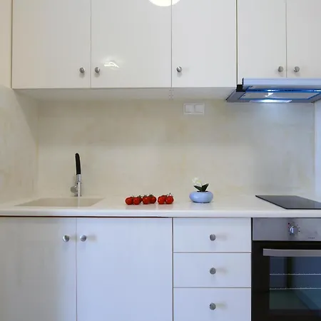 Avra Hotel apartamentowy Kalligoni