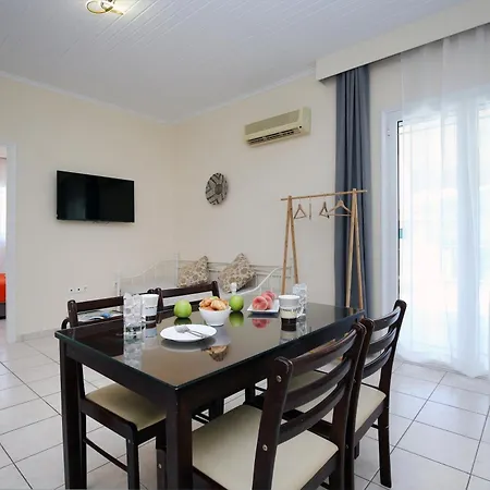 Avra アパートホテル