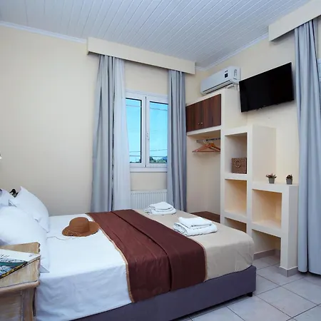 Avra アパートホテル