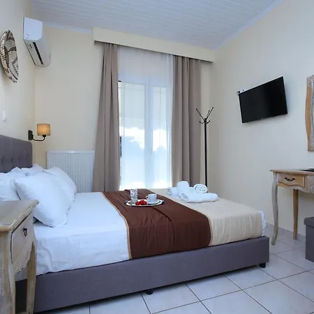 アパートホテル Avra 3*