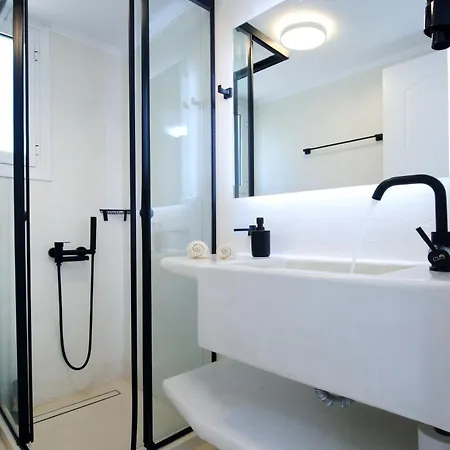 アパートホテル Avra Kalligoni