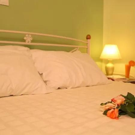 アパートホテル Avra Kalligoni