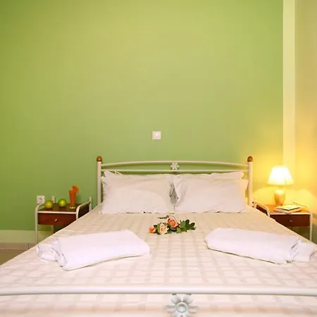 アパートホテル Avra