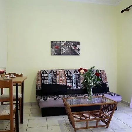 アパートホテル Avra 3*