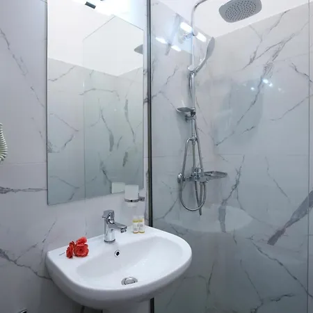 Aparthotel Avra