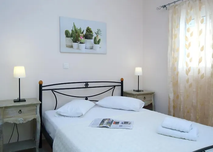 Avra Aparthotel 3*
